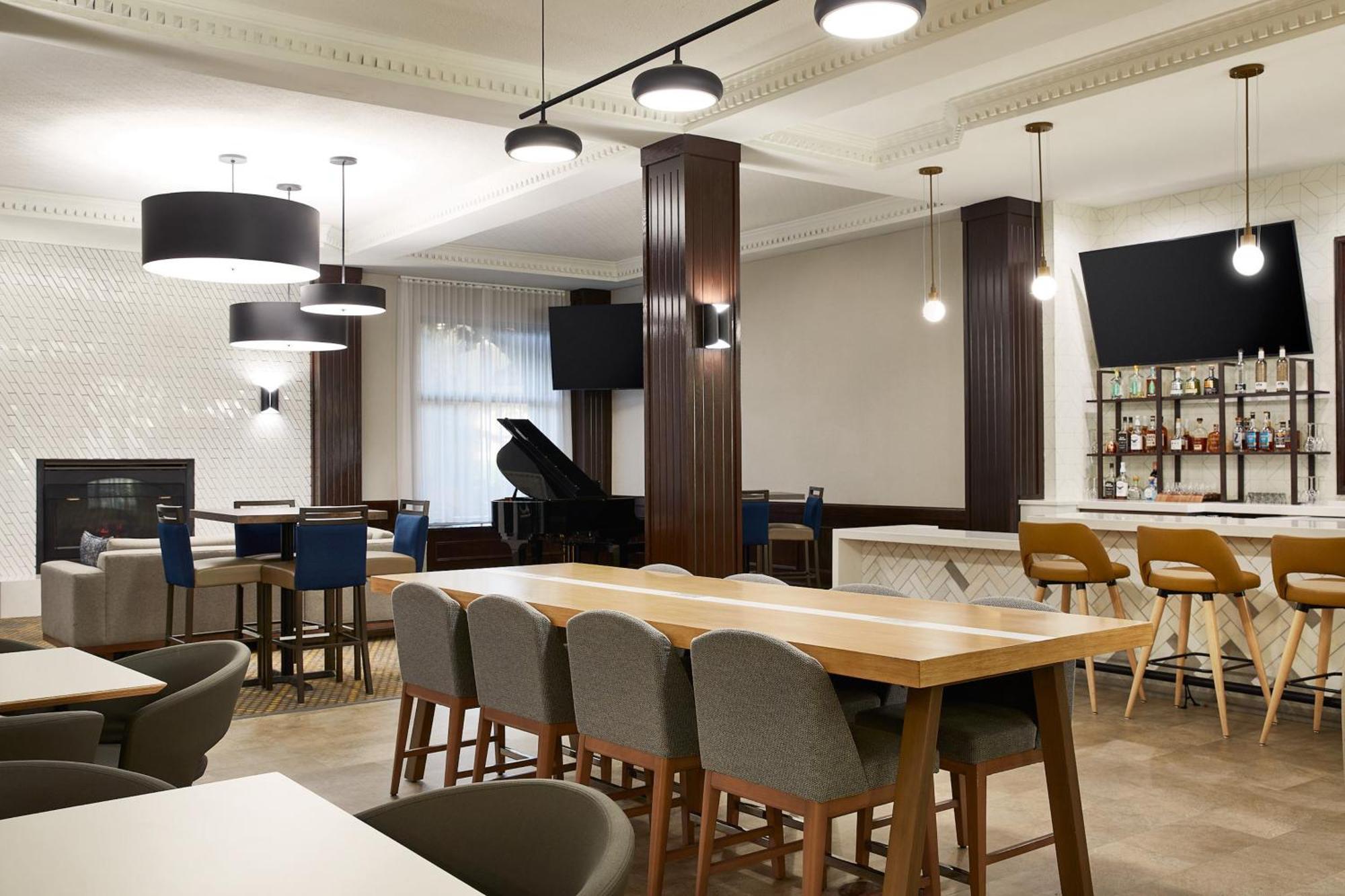 Holiday Inn Hotel & Suites Madison West - Middleton By Ihg Exteriör bild